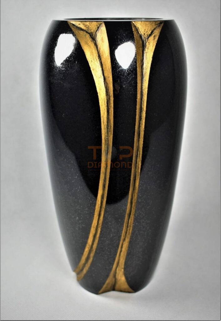 WAZON GRANITOWY SZWED ZDOBIONY